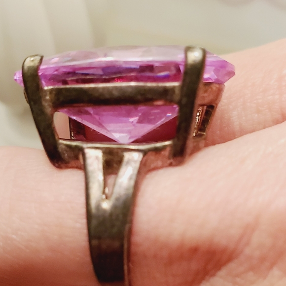 Victoria Secret Cocktail Ring, Purple stone - Picture 6 of 8